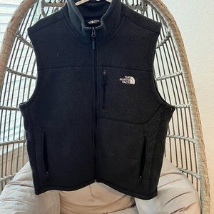 Mens North Face vest